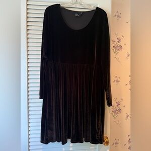 ASOS Curve Black Velvet Long Sleeve Dress in Size 18